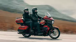 Touren-Motorrad Harley-Davidson Street Glide Ultra: Betreutes Gleiten | heise autos