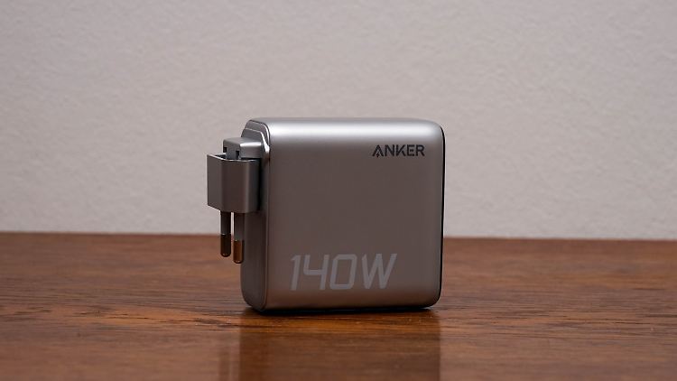 Kleiner Anker-Charger tankt vier Geräte mit 140 Watt auf