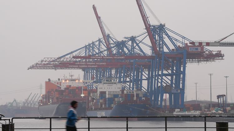 Verdi-Warnstreik: Keine Container-Riesen auf der Elbe in Hamburg
