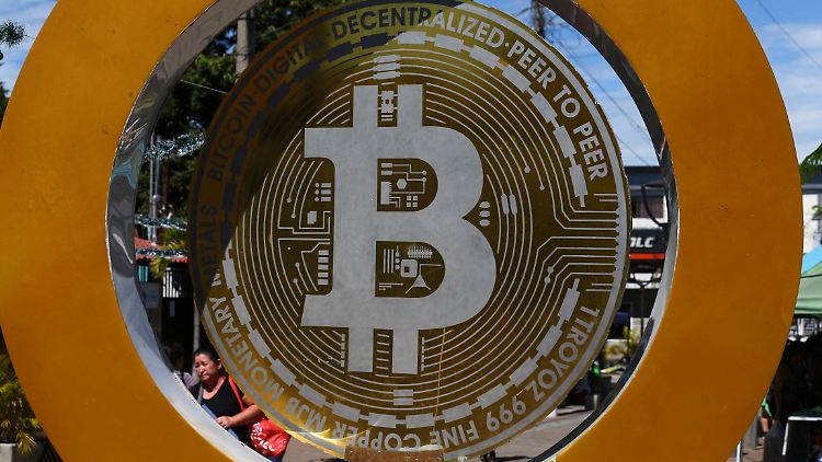 Bitcoin sackt unter 90.000 Dollar
