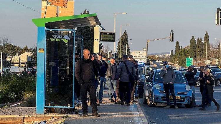 Autofahrer rast in Menschenmenge in Israel