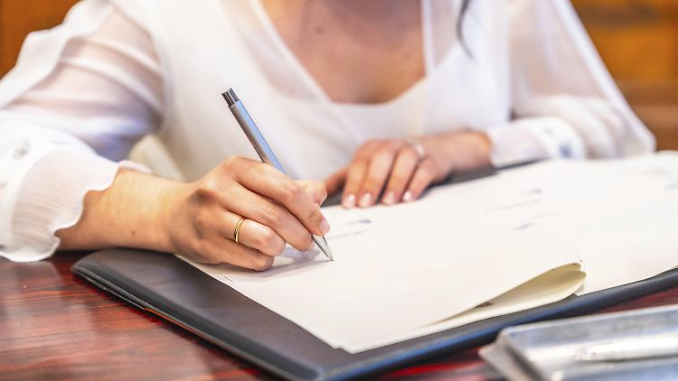 Ifo: Frauen arbeiten weniger nach der Heirat