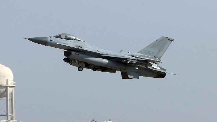 Kampfjets werfen versehentlich Bomben ab - Zivilisten verletzt