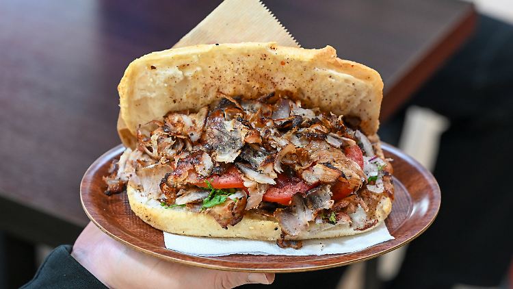 Döner könnte bald mehr als zehn Euro kosten