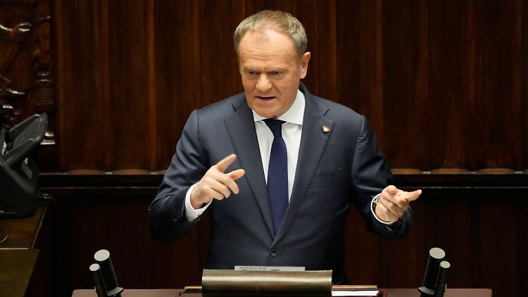 Tusk kündigt militärische Ausbildung aller Polen an