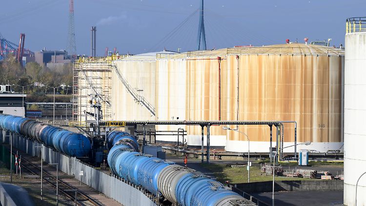 Kartellamt überprüft Strukturen des Kraftstoffgroßhandels