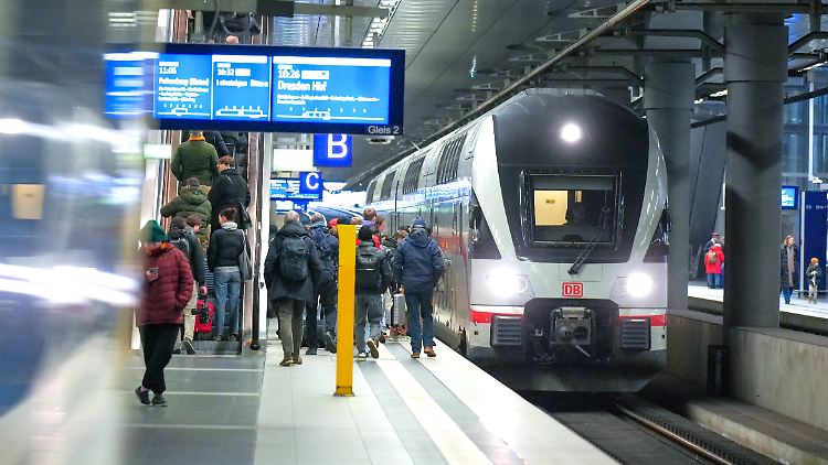 Bahn kündigt ersten Deutschlandticket-Spezialvertrag