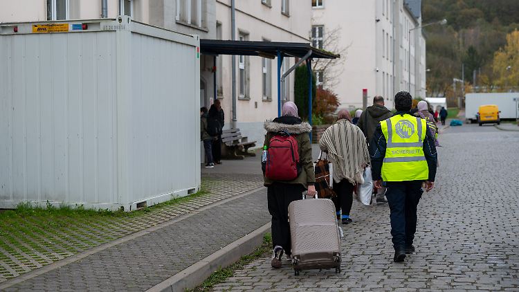 Asylverfahren dauern so lange wie seit 2017 nicht mehr