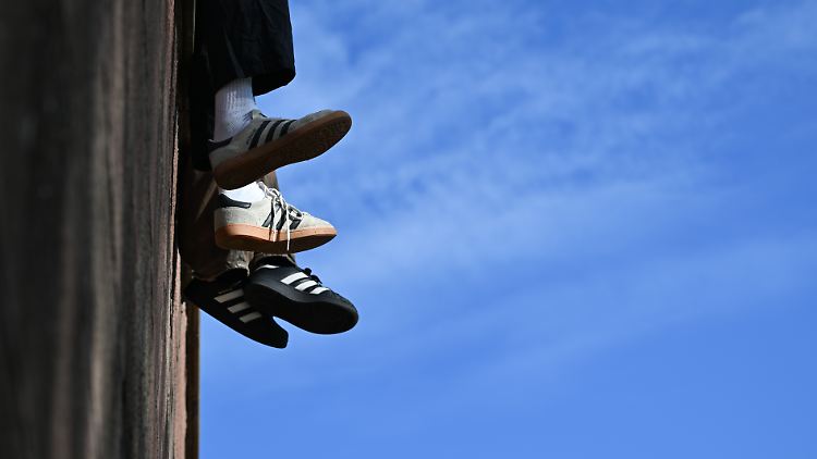 Adidas pirscht sich an Platzhirsch Nike ran