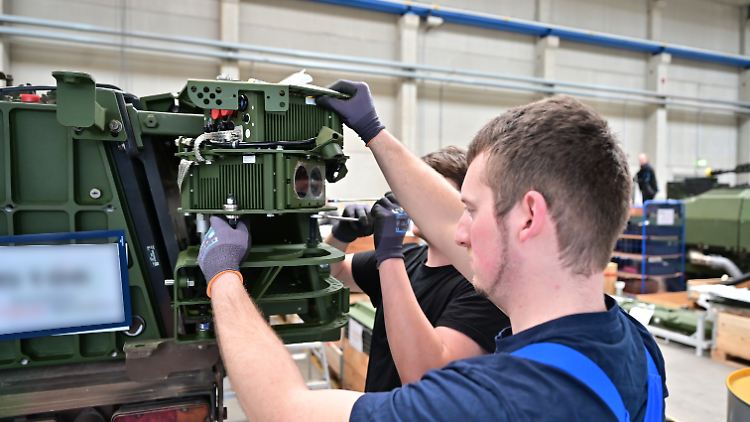 Rüstungsbranche sammelt ehemalige Autoindustrie-Mitarbeiter ein