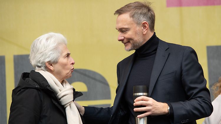 Strack-Zimmermann will nicht FDP-Spitze übernehmen