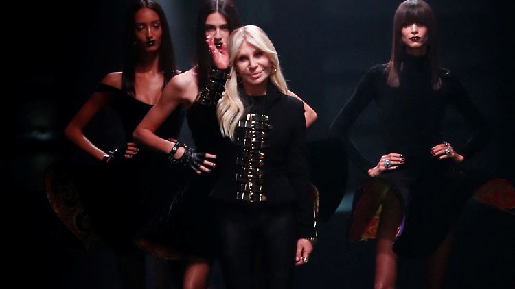 Donatella Versace zieht sich zur&uuml;ck - Prada-Deal vor Abschluss