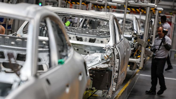 Porsche meldet Gewinneinbruch um 30 Prozent