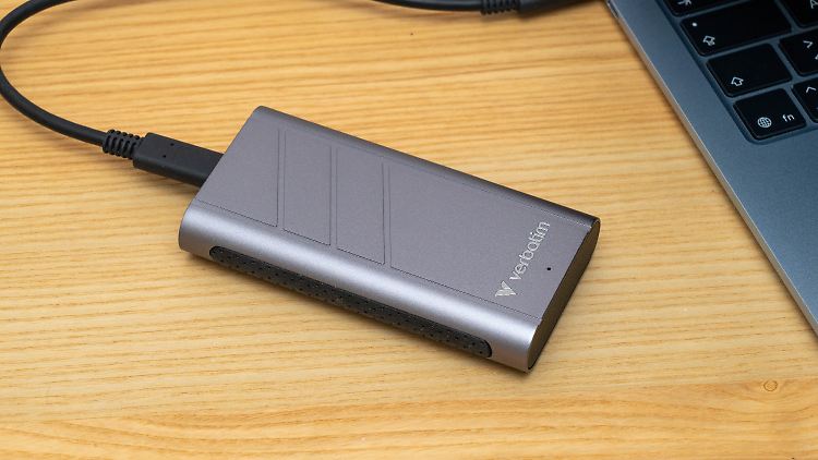 Die Verbatim TurboMetall SSD spart Notebook-K&auml;ufern viel Geld