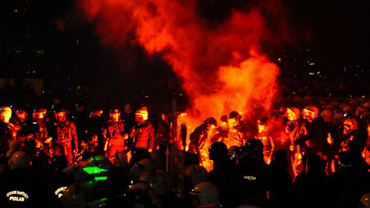 Inhaftierter Imamoglu nennt Festnahme "politischen Putsch"