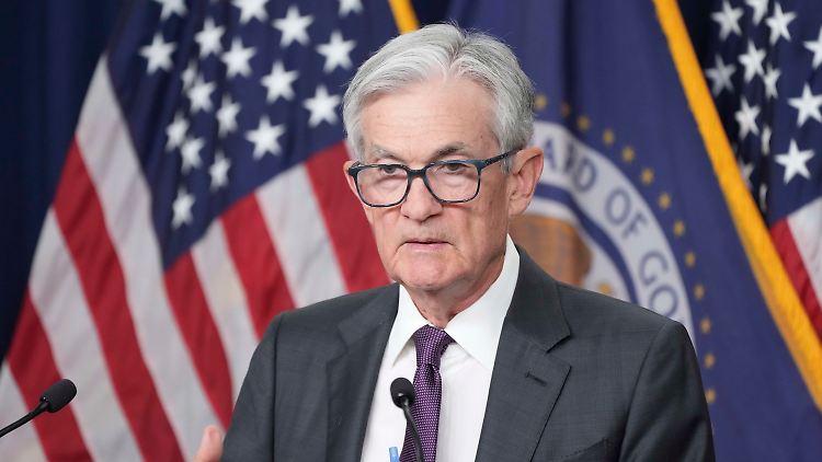 Fed dehnt Zinspause aus - Zollpolitik schlägt auf Inflation durch