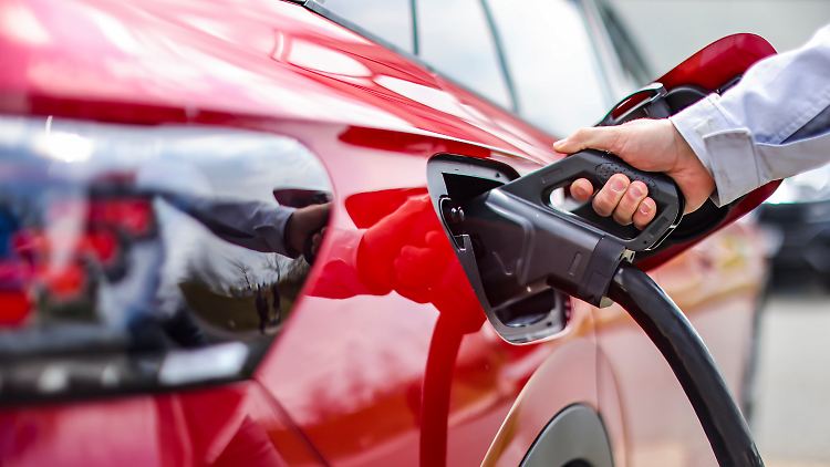 SPD pocht in Koalitionsverhandlungen auf E-Auto-Prämie