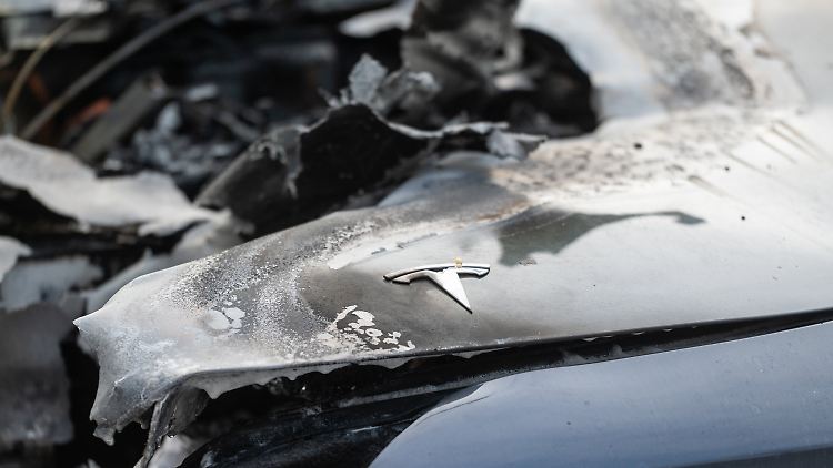 FBI bündelt Ermittlungen zu Tesla-Attacken in Taskforce