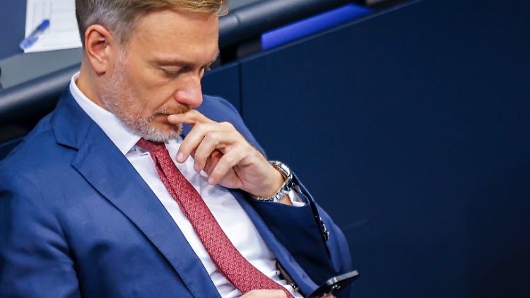 Ministerium muss SMS zwischen Lindner und Porsche herausgeben