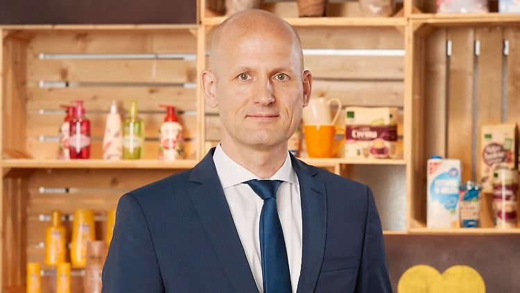 Edeka "befördert" Topmanager an den "Strand"
