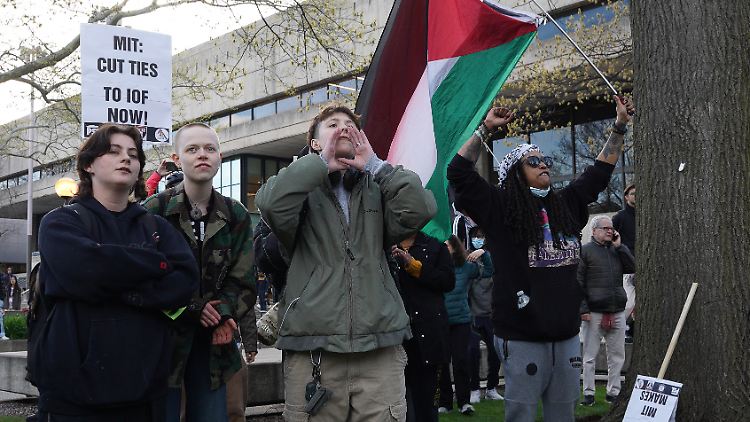 USA wollen Hunderte ausländische Studenten abschieben