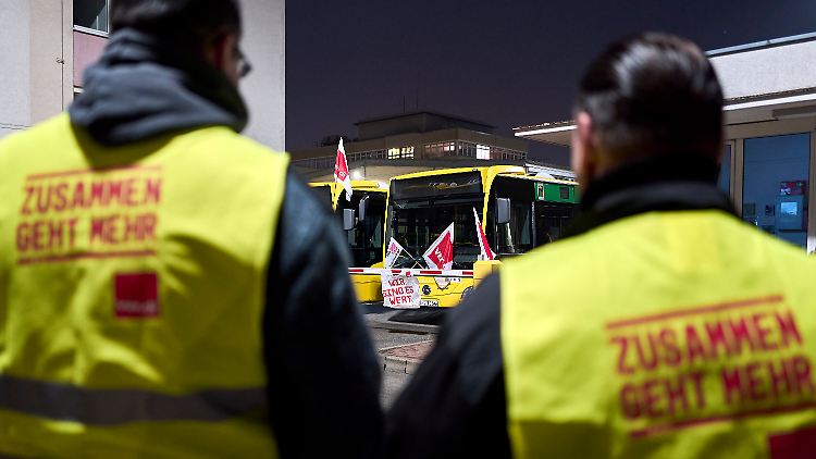Haben lange Streiks bei Bus und Bahn bald ein Ende?