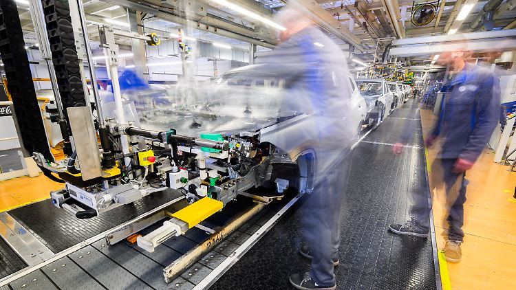 "US-Zölle könnten Deutschland rund 300.000 Auto-Jobs kosten"