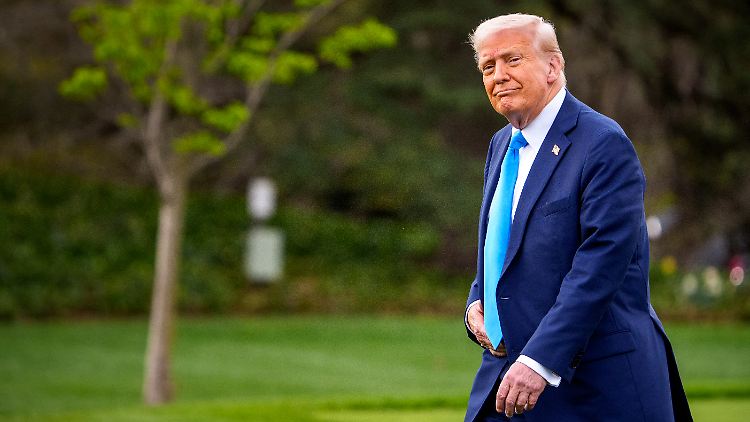 Trump winkt am "Tag der Befreiung" mit neuem Zoll-Hammer