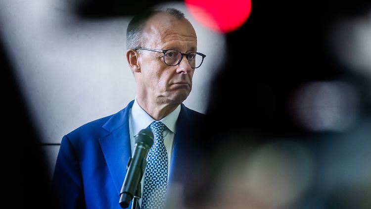 AfD und Union in Umfrage erstmals gleichauf