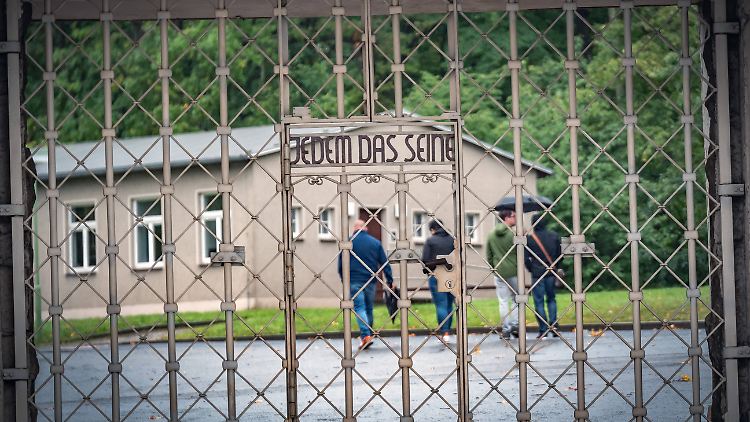 "Da haben die drei den Hitlergruß gezeigt"