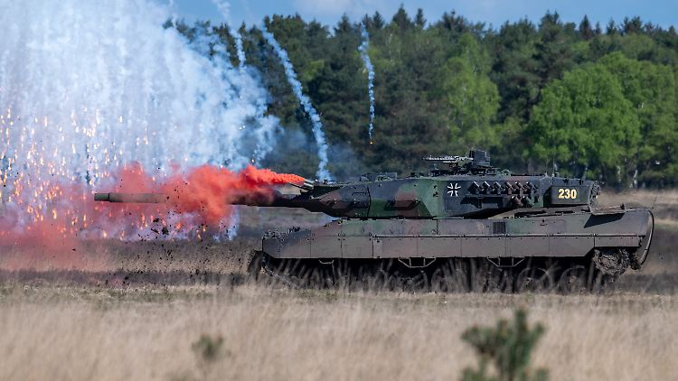 Chef-Beschafferin kritisiert R&uuml;stungsindustrie scharf