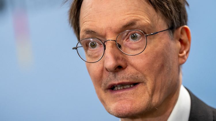 Lauterbach erwartet bald steigende Krankenkassenbeiträge