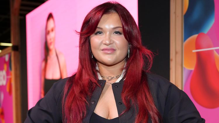 Sophia Thiel plaudert über ihren Polizisten