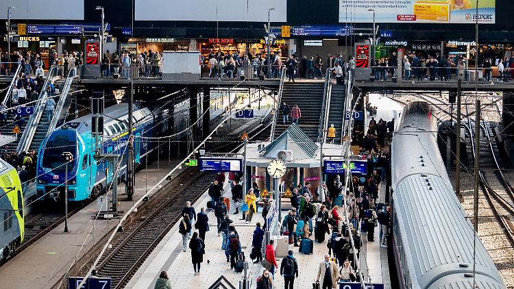 SPD kritisiert Merz' Prüfstand-Aussage zum Deutschlandticket