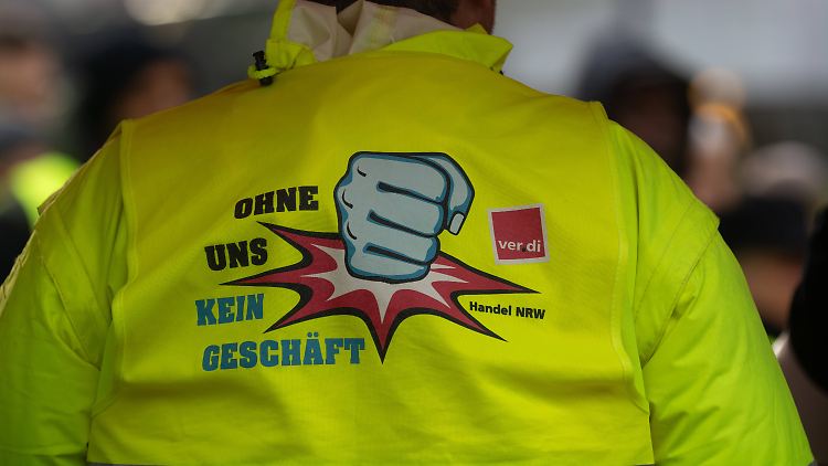 Zalando-Arbeiter streiken für faire Arbeitsbedingungen