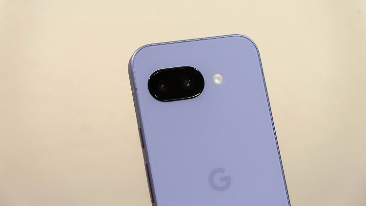Das Google Pixel 9a geht in der 500-Euro-Klasse an die Spitze