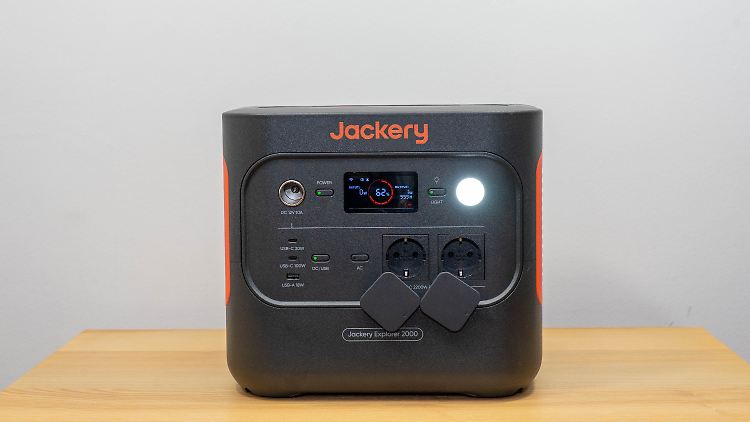 Die Powerstation Jackery Explorer 2000 v2 ist ideal fürs Camping