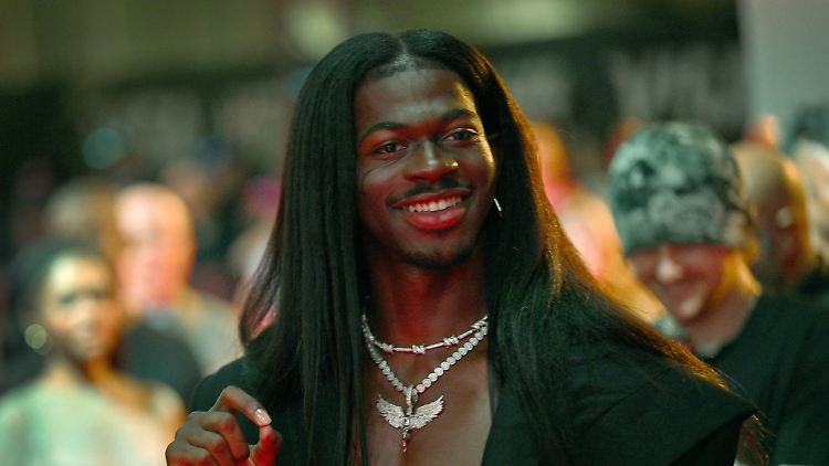 Rapper Lil Nas X leidet unter Gesichtslähmung