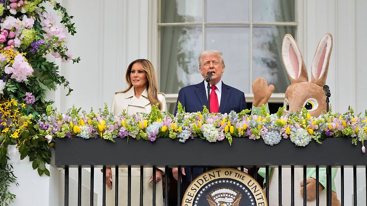 Trump gibt umstrittene Eier-Party vor dem Weißen Haus