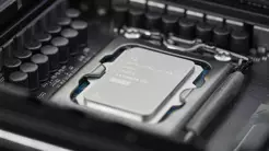 Intel übertrifft Erwartungen, macht aber weiter Minus