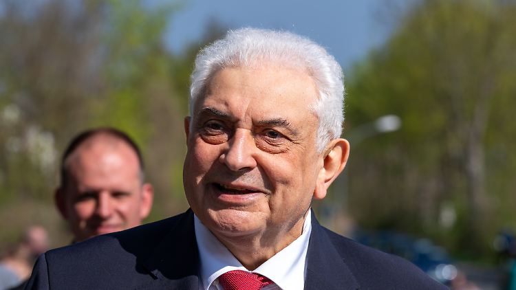 Russischer Botschafter kündigt sich zum Elbe Day an