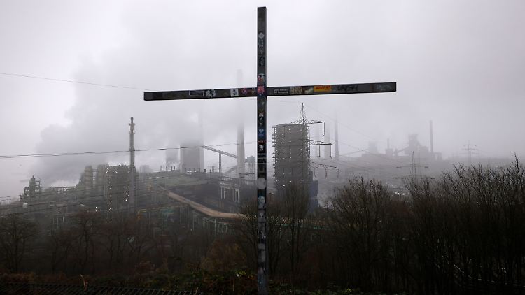 Jede dritte Firma will Stellen streichen