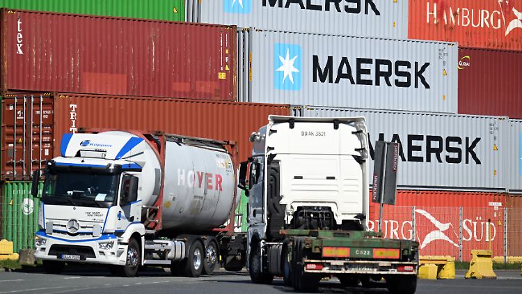 Trumps Zollwirbel drückt deutsche Exporterwartung in den Keller