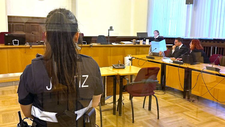 Gericht verurteilt zwei weitere Terrorunterstützer zu Haftstrafen