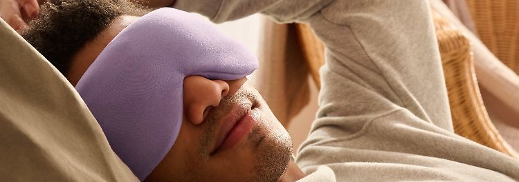 Diese Schlafmaske drückt beide Augen zu