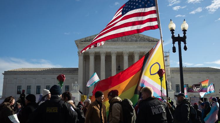 Supreme Court winkt Trumps Anti-Trans-Kurs im Militär durch