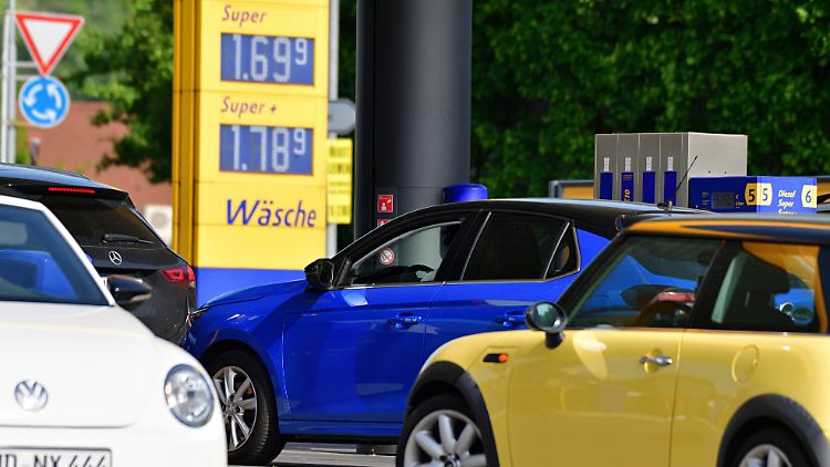 Tanken so billig wie seit Dezember nicht