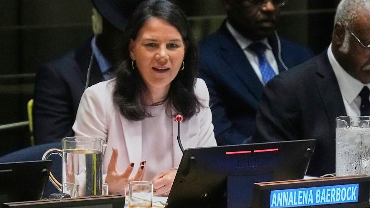 Baerbock schießt bei erstem Auftritt vor UN gegen Russland