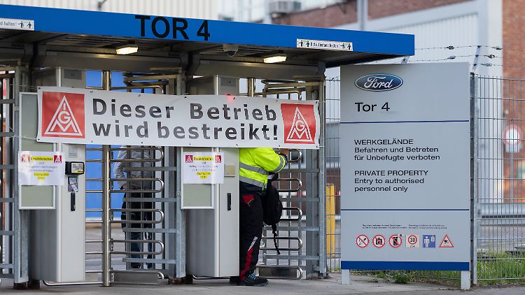 Kölner Ford-Beschäftigte streiken erstmals