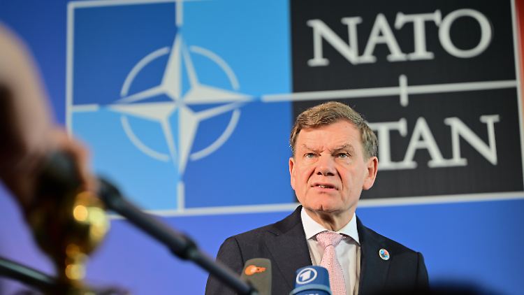 Fünf-Prozent-Ziel der Nato: Wadephul stellt sich hinter Trumps Forderung